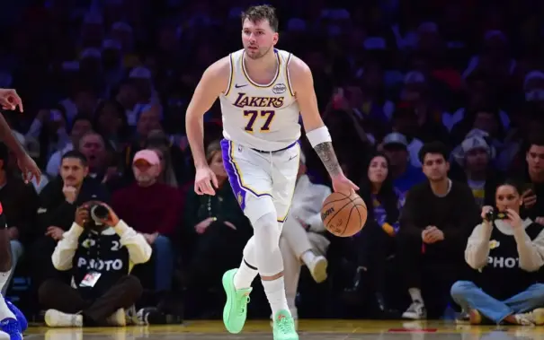 Lakers Overmatched By Rockets On Christmas