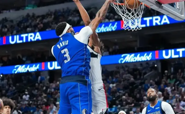 Davis Overused Six Years Traded to Mavericks